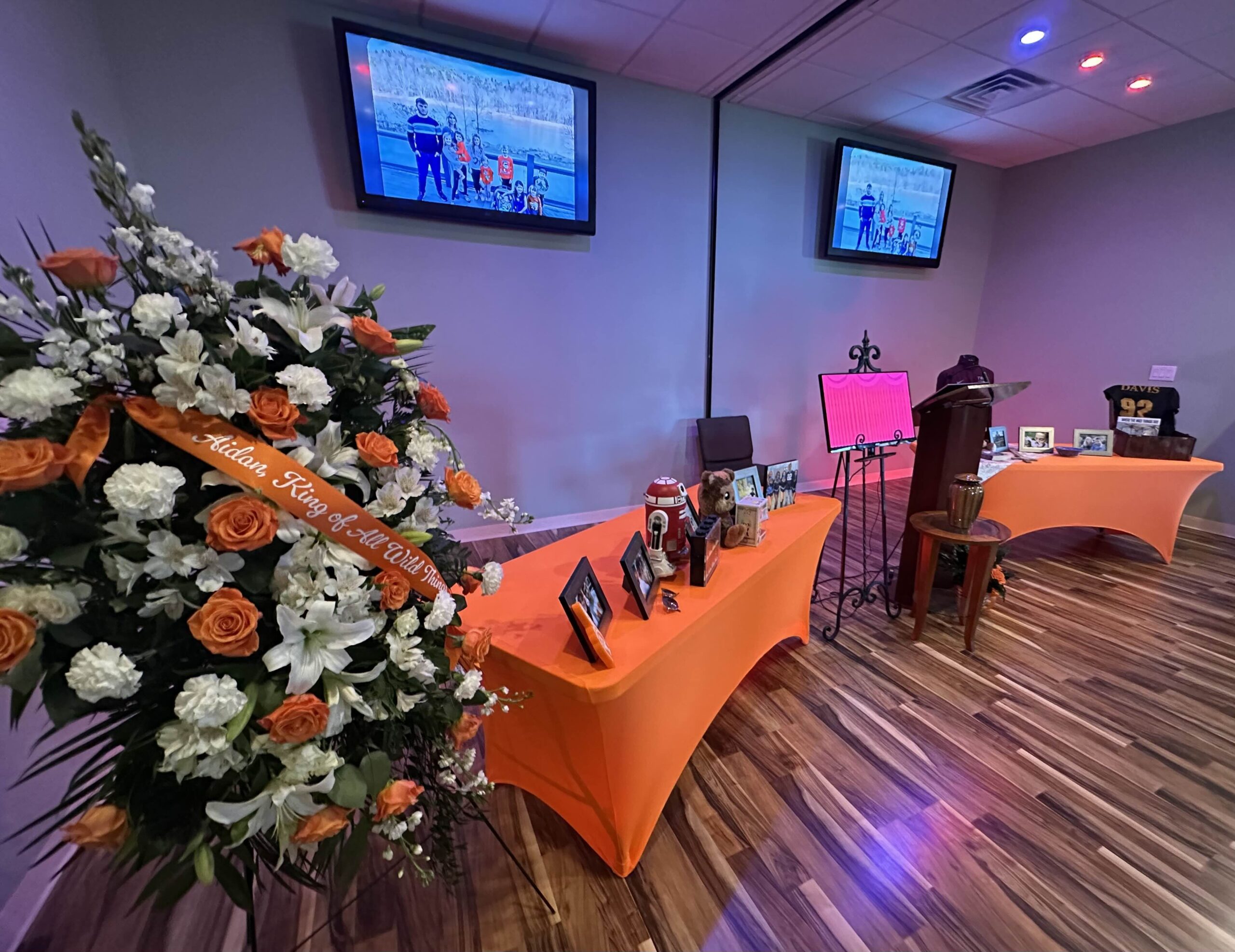Trinity Memorial Funeral Home serving Piney Flats, Tennessee